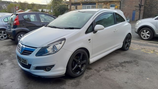 Vauxhall-Cors1.4 SRi 16v Mota -stunning looker 